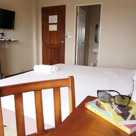 Chompu Nakarin Apartment Trang Esterno foto