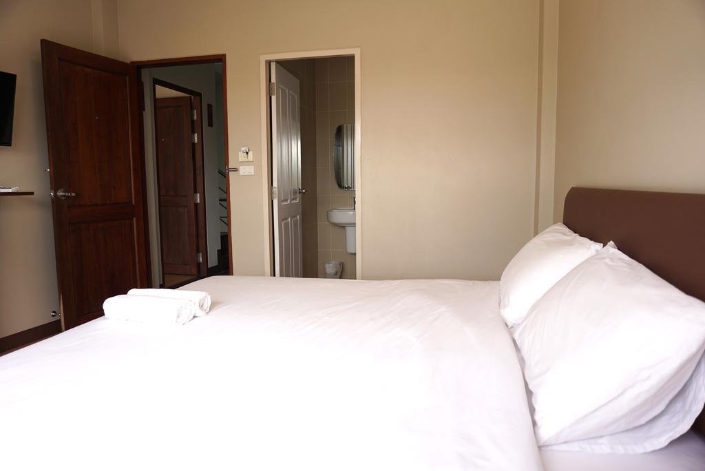 Chompu Nakarin Apartment Trang Esterno foto