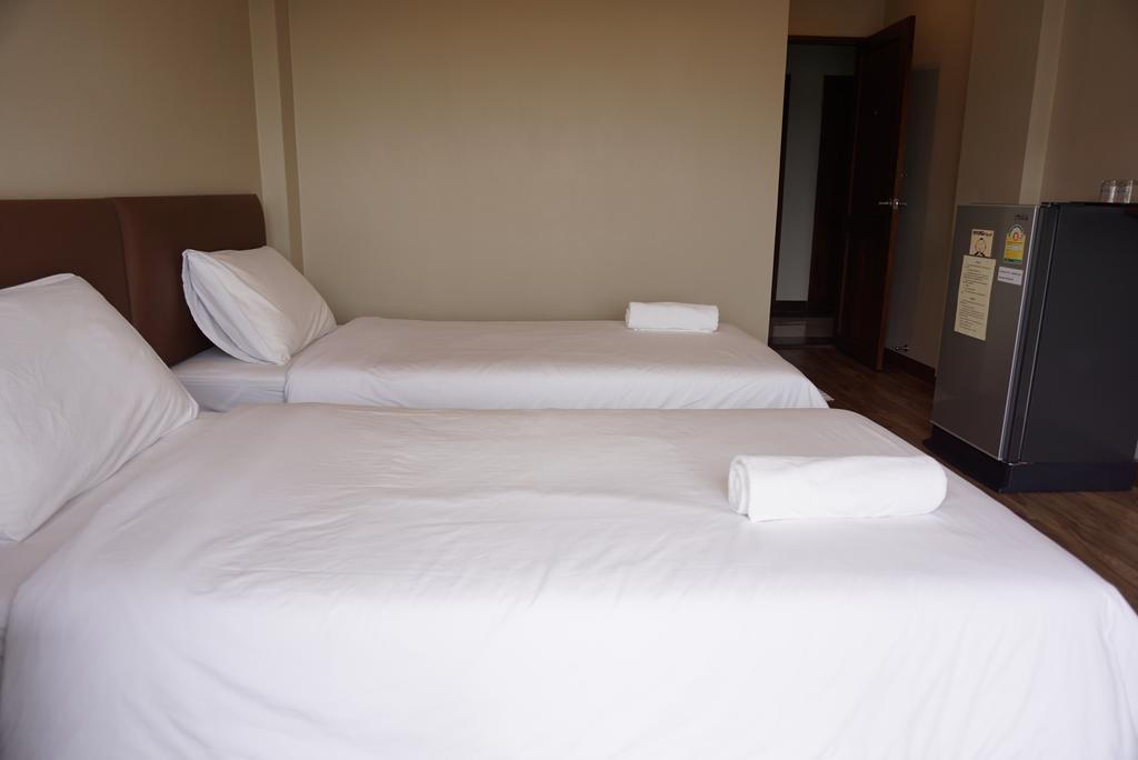 Chompu Nakarin Apartment Trang Esterno foto