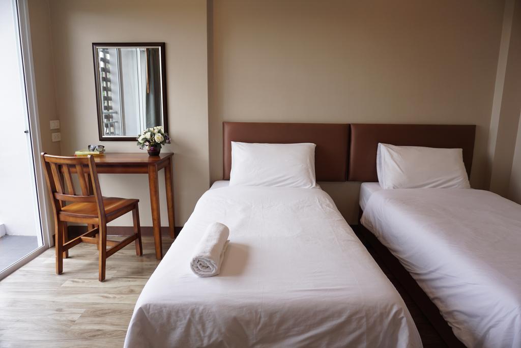 Chompu Nakarin Apartment Trang Esterno foto