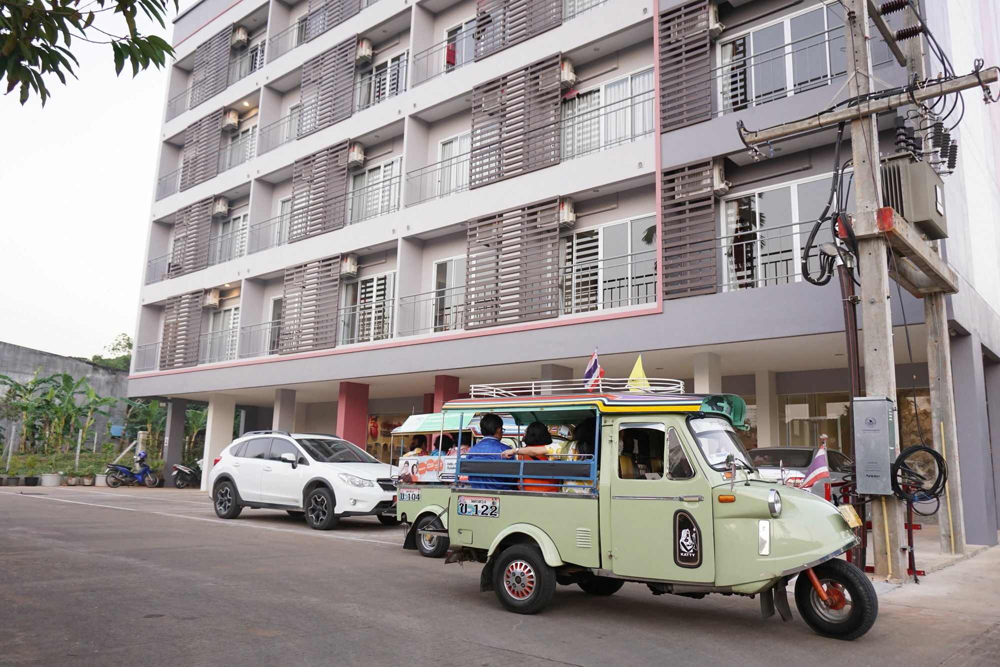 Chompu Nakarin Apartment Trang Esterno foto