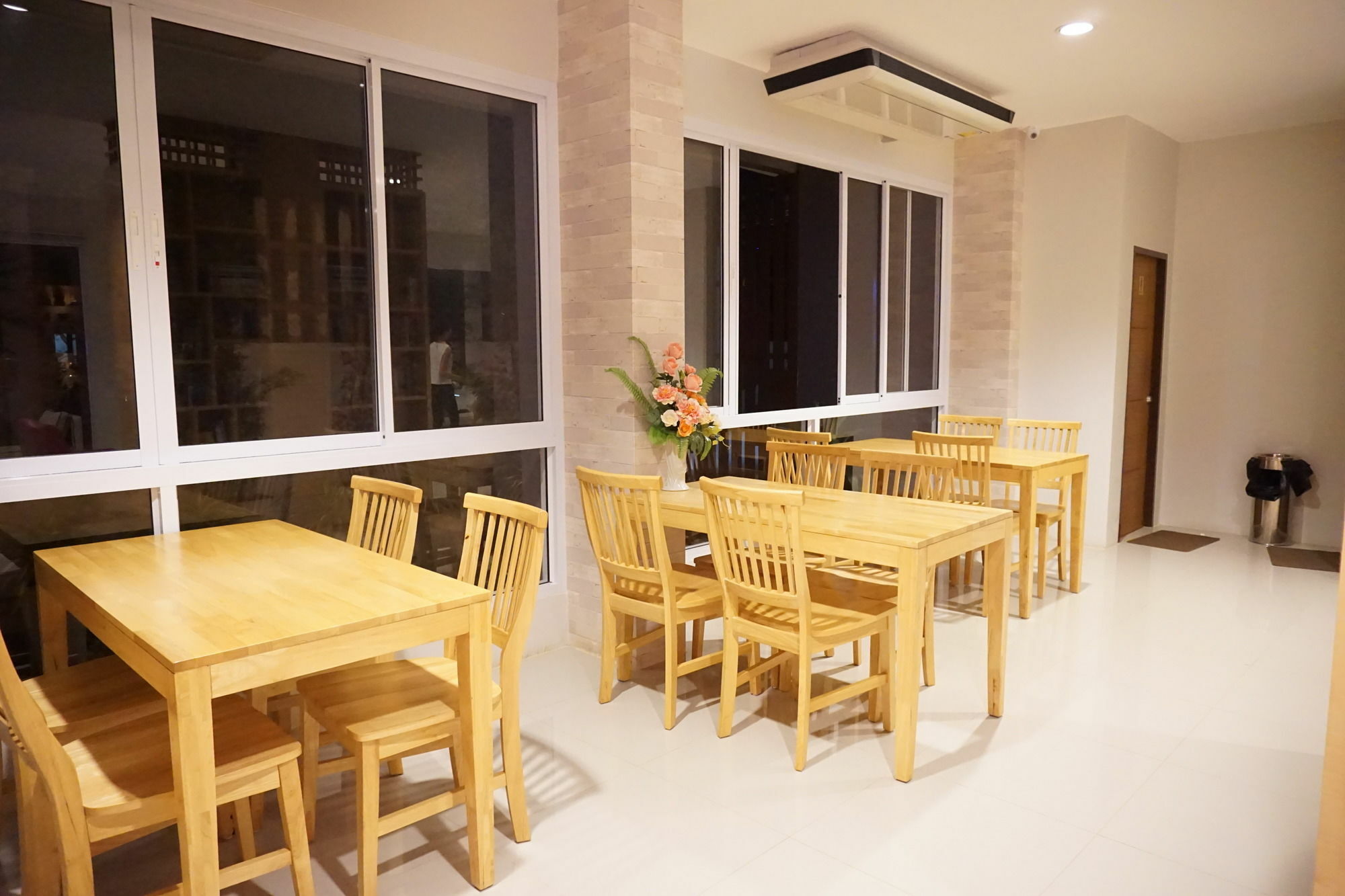 Chompu Nakarin Apartment Trang Esterno foto