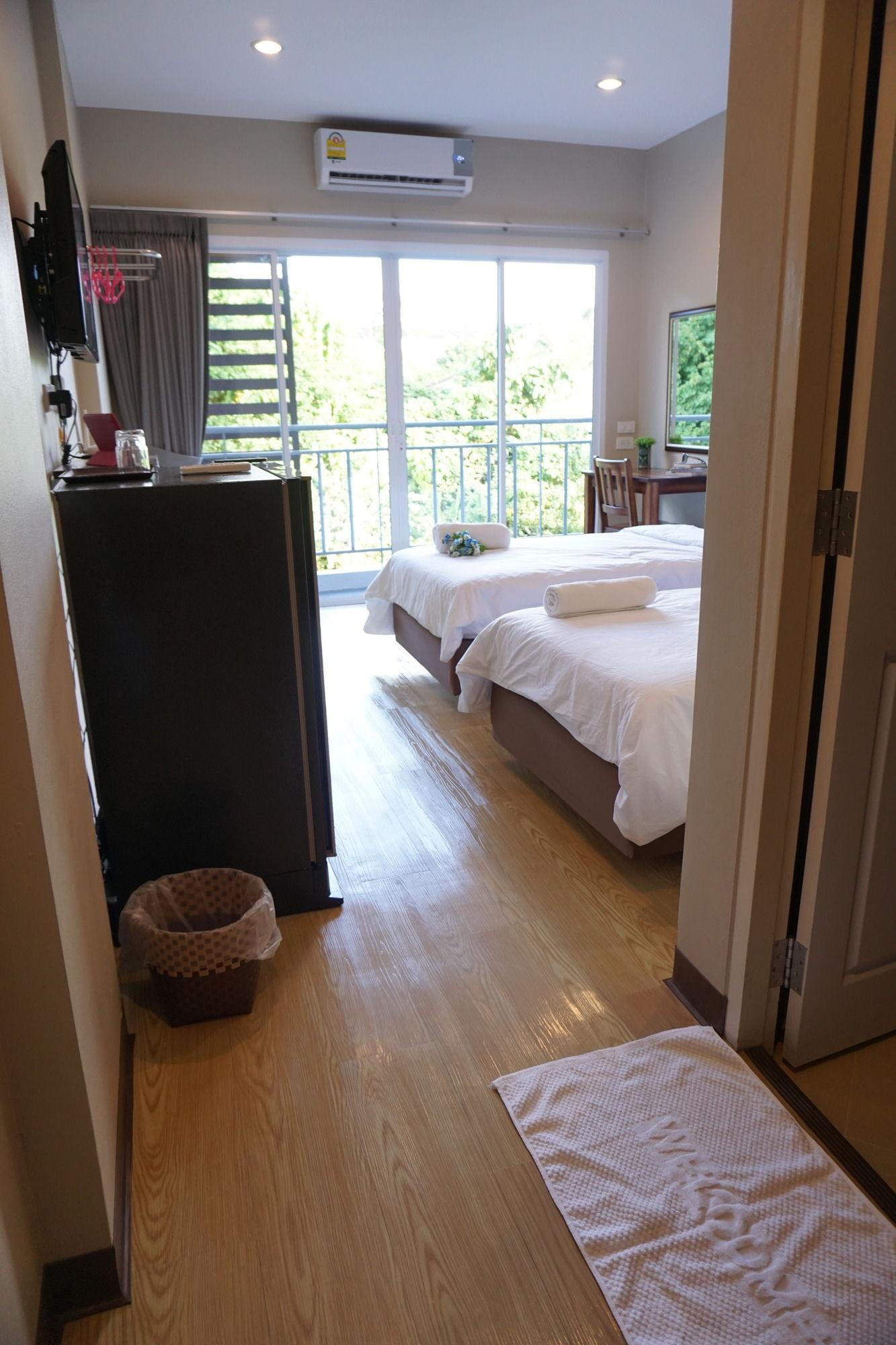 Chompu Nakarin Apartment Trang Esterno foto